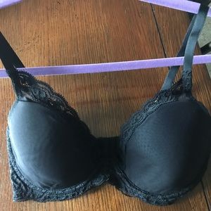 Feathers Underwire Contour Bra
NATORI 34D